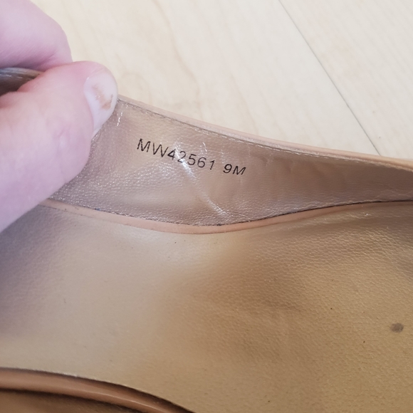 Stuart Weitzman nude wedges - Picture 4 of 4